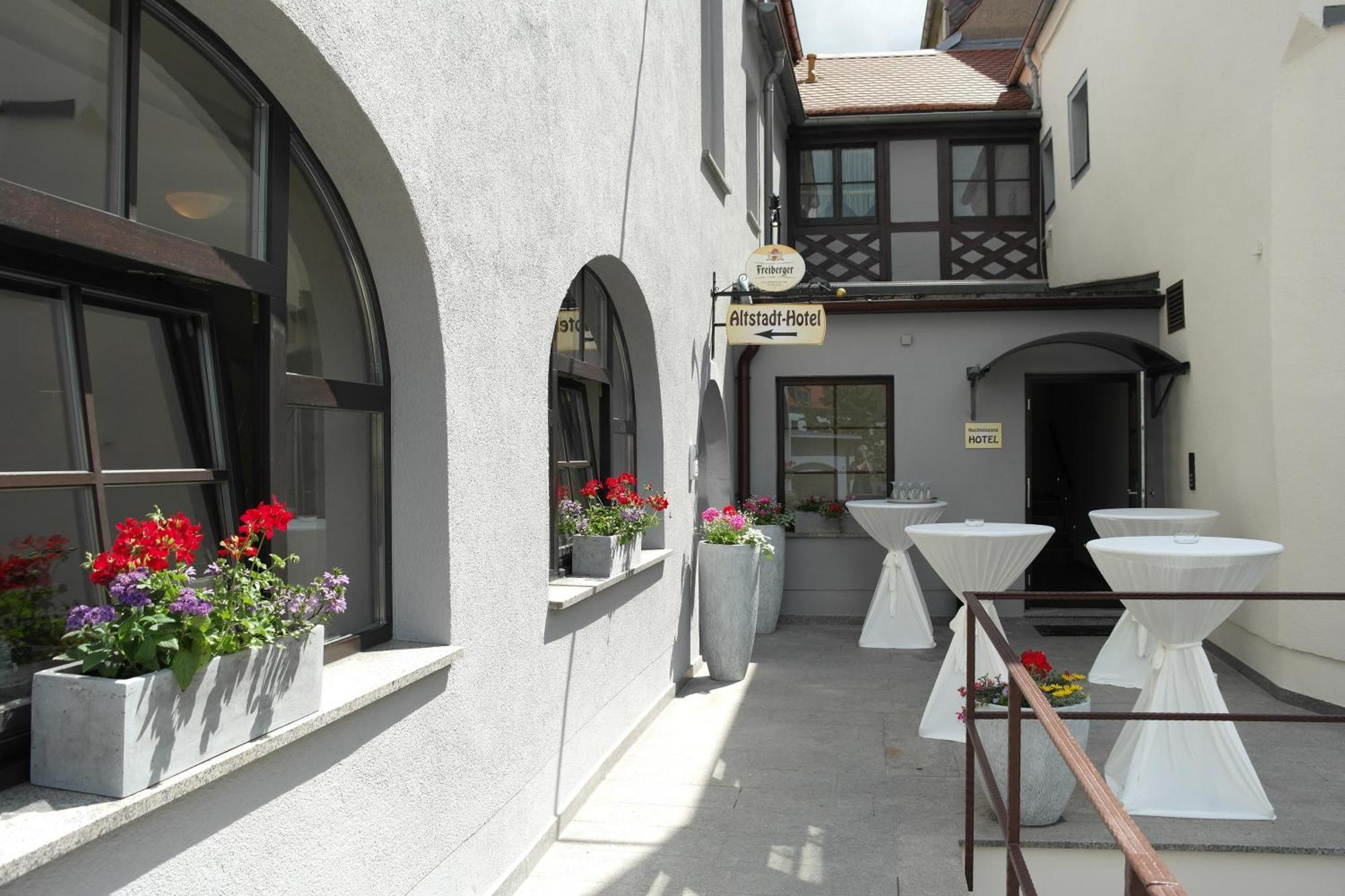 Altstadt-Hotel Фрайберг Екстериор снимка